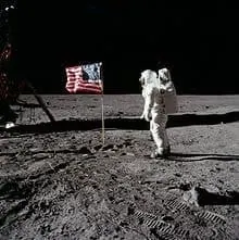 aldrin-salute-to-american-flay-signifying-the-usa-as-the-winning-the-space-race_orig